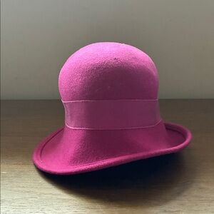 M’sieu Leon Women's Cloche Hat